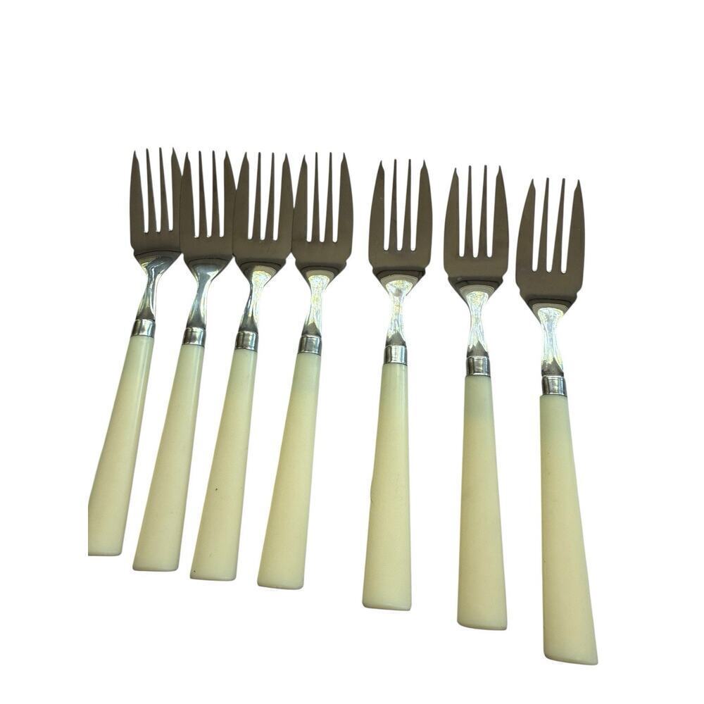 Vintage Cream Colored Plastic Handle Salad Forks 7 pieces Made Taiwan 1970's